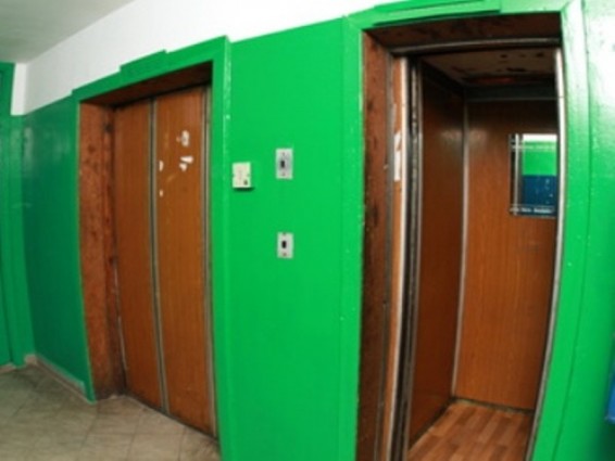 Գյումրիում վերելակի ճաղավանդակի եւ պատի արանքում մնալու հետեւանքով մահացածը «Գյումրեցու ոգի»-ի թեկնածուի ազգականն էր