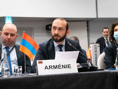 Արարատ Միրզոյանը Փարիզում ներկայացրել է Ադրբեջանի կողմից Արցախում հումանիտար ճգնաժամ ստեղծելուն ուղղված քայլերը