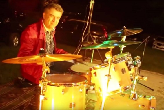 Video. Հայաստանի վարչապետը հիանալի նվագում է