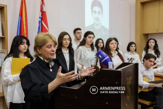 Քառօրյա պատերազմի հերոս Ադամ Սահակյանի գծանկարներն ու կոմպոզիցիաները ներկայացվեցին հանրությանը