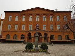 Քաղաքապետրանի պարզաբանումը՝ Չեխովի դպրոցի շուրջ առկա իրավիճակի մասին