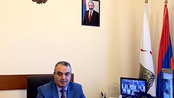 Սասուն Մկրտումյանը դադարեցնում է Աջափնյակ վարչական շրջանի ղեկավարի լիազորությունները