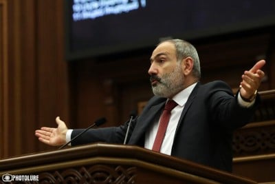 Նիկոլ Փաշինյանը Գյումրիում է. քաղաքացիները բողոքի ակցիա են անցկացնում (վիդեո)
