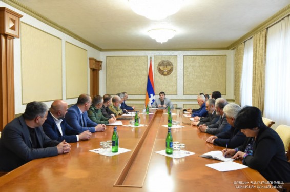 Արայիկ Հարությունյանը խորհրդակցություն է հրավիրել ու տեղեկացրել է ՀՀ—ՌԴ վերջին բանակցությունների արդյունքների մասին