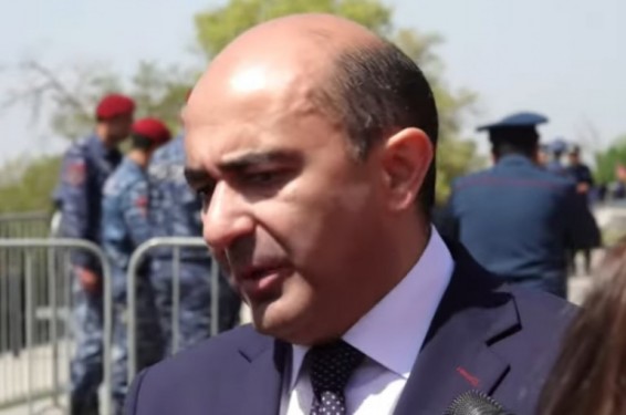 Լուսանկարներ չեմ մեկնաբանում. Մարուքյանը`Չավուշօղլուի կողմից «գորշ գայլերի» ժեստը ցույց տալու մասին
