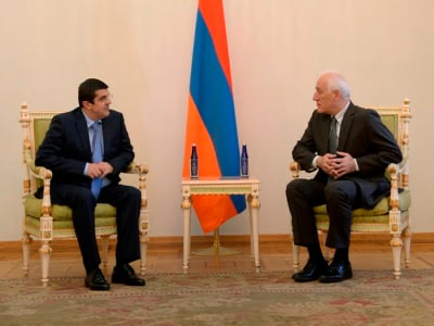 Արայիկ Հարությունյանը Երևանում հանդիպել է ՀՀ նախագահ Վահագն Խաչատուրյանի հետ