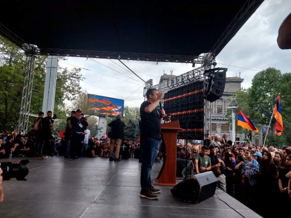 Ակցիայի մասնակիցներն այսօր կգիշերեն Ֆրանսիայի հրապարակում