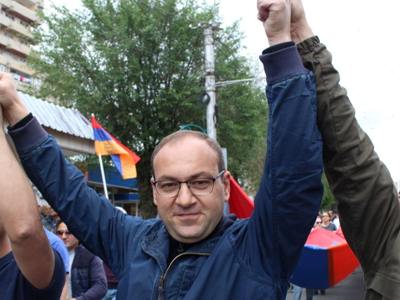 Այս քաղաքական հետապնդումն ունի մեկ նպատակ՝ վախեցնելով կանխել սպասվող իշխանափոխությունը․ Արսեն Բաբայան