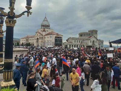 «Հրապարակ». Փաշինյանի համար անակնկալ է եղել, որ «լաոն» այդ մասշտաբներով կհասնի Ստեփանակերտ