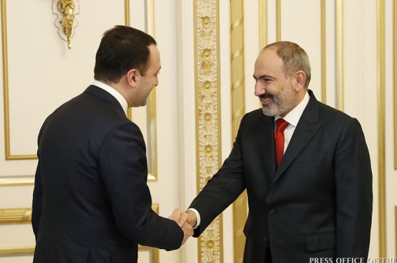 Փաշինյանն ու Ղարիբաշվիլին մոտ ապագայում հանդիպելու պայմանավորվածություն են ձեռք բերել