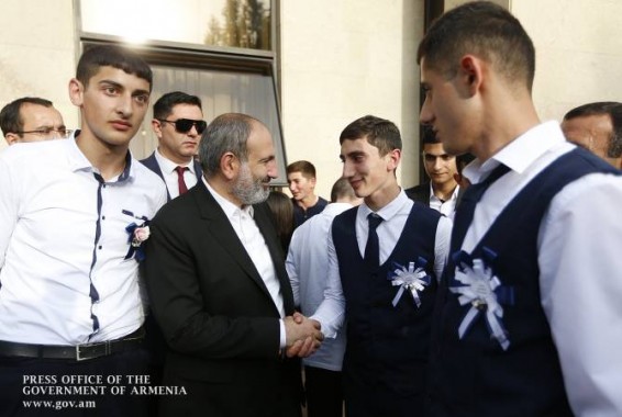 «Այսօր վերջին դասն է դպրոցում, բայց կյանքը ամեն օր մեզ դասեր է տալիս». Նիկոլ Փաշինյան