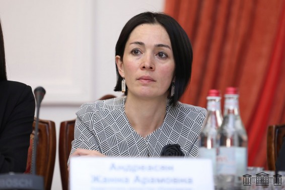 Նախկին տնօրենը զրկվել է որոշակի պաշտոններ զբաղեցնելու և մանկավարժական գործունեություն ծավալելու իրավունքից․ Փոխնախարար