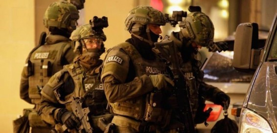 Полиция Германии проводит в Хемнице спецоперацию в связи с возможным терактом
