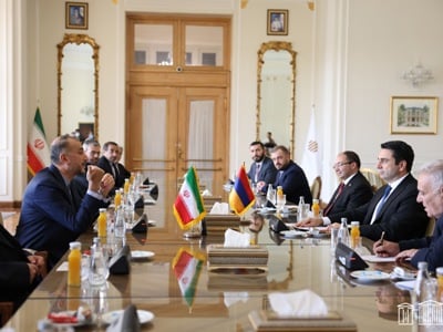 Ալեն Սիմոնյանը հանդիպել է Իրանի ԱԳ նախարարին, անդրադարձ է եղել նաև Արցախում ստեղծված իրավիճակին ու չլուծված խնդիրներին