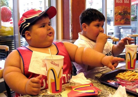 Ավելորդ քաշ ունեցող մարդիկ նախընտրում են անառողջ սնունդ