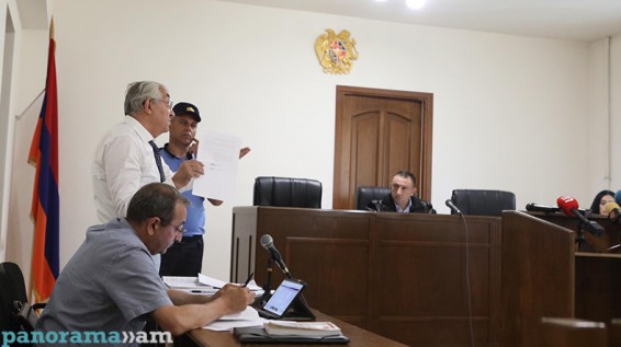 Փաշինյանի դեմ բողոքի քննությանը դատավորը սանկցիա կիրառեց փաստաբանի նկատմամբ