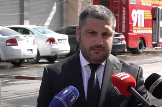 Այս պահին որոնողափրկարարական աշխատանքները տարվում են պայթյունի էպիկենտրոնում, ենթադրվում է, որ այնտեղ գտնվել է քաղաքացի. ԱԻ նախարար