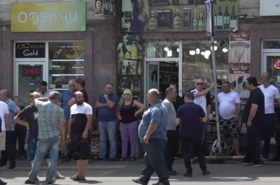 «Ոչ մի վտանգ չկա, մտել, նայել ենք, մարդիկ վարկեր ունեն, աշխատակիցների են կորցնում»․ «Փեթակ»-ի աշխատակիցները պահանջում են թույլատրել վերսկսել իրենց աշխատանքը