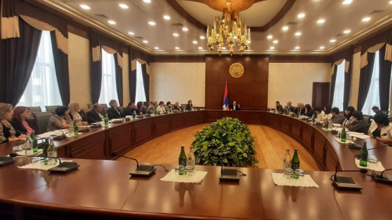 Արցախում քննարկել են բարձրագույն կրթության համակարգի ուսման վարձերի փոխհատուցման ծրագիրը