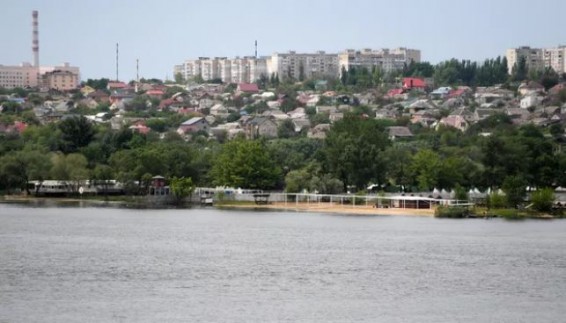 В небе над Херсоном прогремели более десяти взрывов