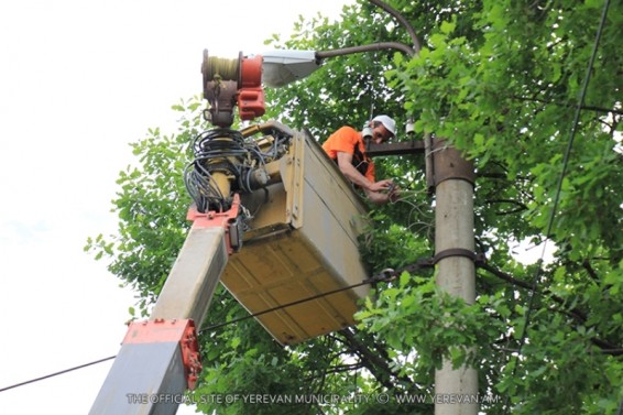 Ամենօրյա աշխատանքներ` Երևանի արտաքին լուսավորության ցանցում