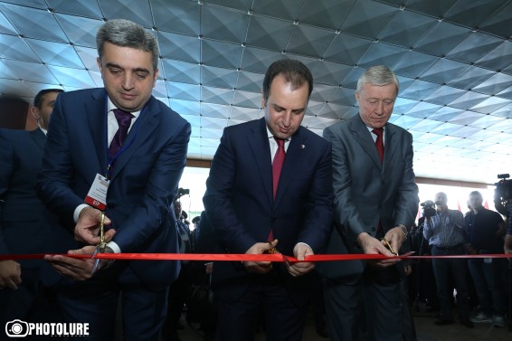 Երևանում բացվեց սպառազինությունների և պաշտպանական տեխնոլոգիաների ArmHiTec-2016 միջազգային ցուցահանդեսը