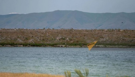 Уровень воды в озере Севан продолжает понижаться - обновленные данные