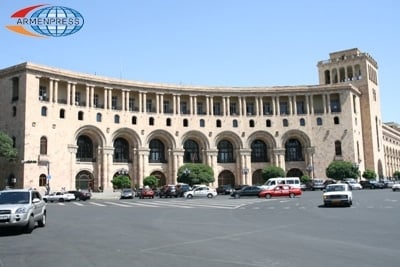 «Հրապարակ». Հանրապետության հրապարակի շենքերը դատարկ են եւ շուտով կդառնան վթարային