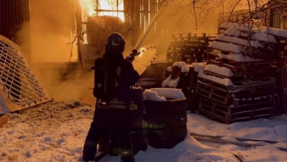 Семь человека погибли при пожаре в здании на Комсомольской площади в Москве