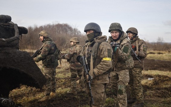 Украинские военные убили из-за долгов семью в Херсонской области