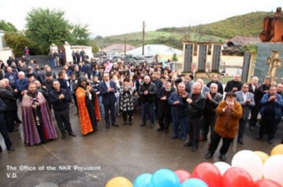 Բակո Սահակյանը երախտագիտություն է հայտնել Եսայանների ընտանիքին՝ Սառա Եսայանի գլխավորությամբ