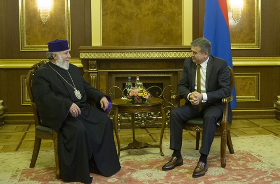 Գարեգին Երկրորդ Ամենայն Հայոց Կաթողիկոսն այցելել է Կառավարություն