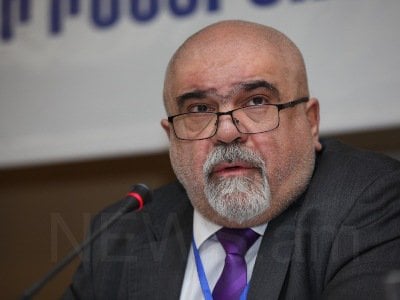 Բաքվից անվտանգության երաշխիքներ ստանալու Երեւանի փորձերը լավագույն ելքը չեն. քաղաքագետ