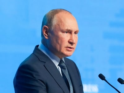 Путин призвал ускорить строительство маршрута Дагестан - Азербайджан - Иран