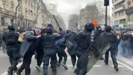 Митинги стали национальным спортом французов