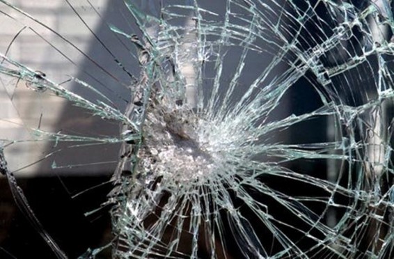 Վեդիում մեքենան բախվել է գազատարի հենասյանն ու շրջվել