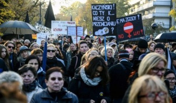 Լեհաստանում բողոքում են աբորտների մասին օրենքի խստացման դեմ