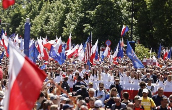 В Варшаве стартовала акция протеста польской оппозиции