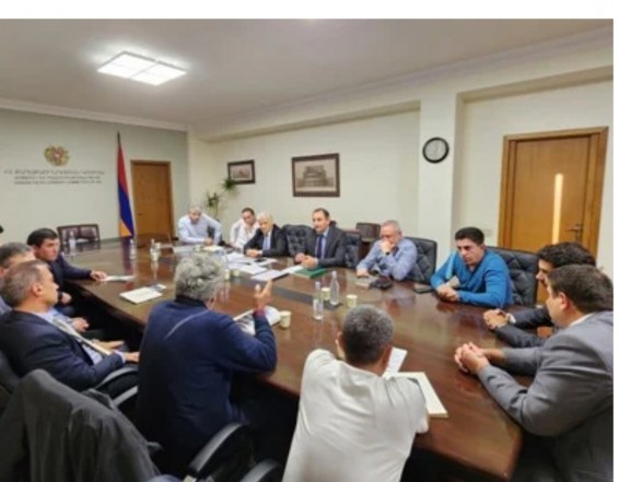 Քաղաքաշինության կոմիտեում քննարկվել են արագ կառուցվող տների վերաբերյալ հարցեր