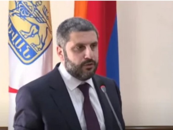 Մենք ներողություն խնդրեցինք երեկվա համար, բայց դուք ձեր հայհոյանքների համար՝ ոչ. Փամբուխչյանը՝ ընդդիմադիրներին