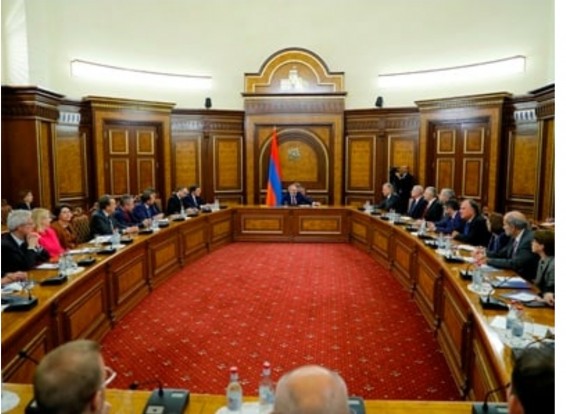 Փաշինյանը տարածաշրջանային անվտանգությանը վերաբերող հարցերը քննարկել է ԵՄ դեսպանների հետ