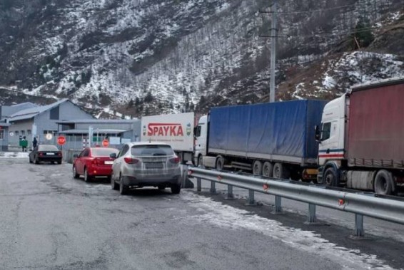 Автодорога Степанцминда-Ларс открыта для всех типов транспортных средств