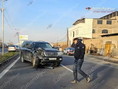 Մուսալեռ գյուղի մոտ բախվել են Toyota Land Cruiser-ը, եւ 2 «Opel»-ները. Toyota-ն բախվել է բազալտե եզրաքարին