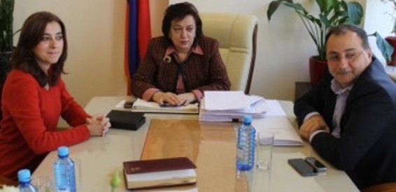 Սիրիահայ ակնաբույժը Հայաստանում շարունակում է իր մասնագիտական գործունեությունը՝ աչքի լույս պարգևելով իր հիվանդներին