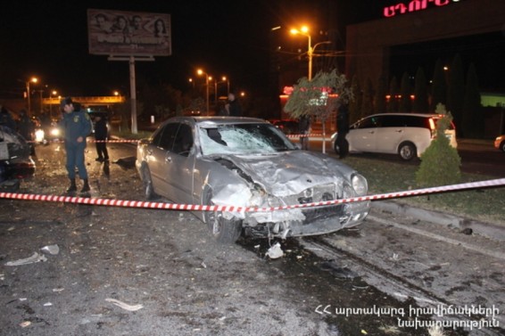 Եղվարդի խճուղում իրար են բախվել երեք մեքենաներ. կա 7 վիրավոր