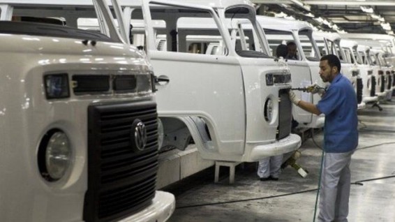 Volkswagen расследует обвинения в пытках на заводе в Бразилии