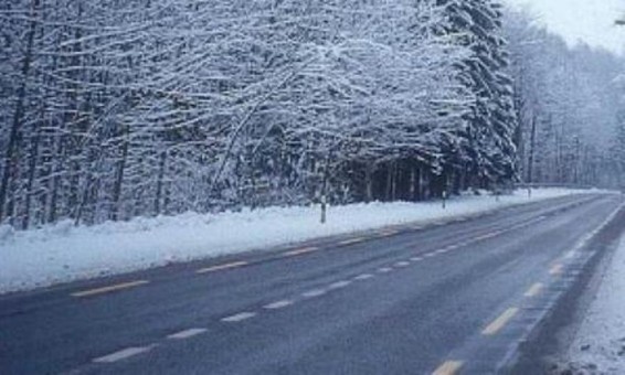 Սոթք-Քարվաճառ ավտոճանապարհին և Վարդենյաց լեռնանցքում տեղ-տեղ առկա է մերկասառույց