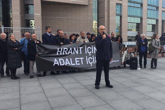 Հանուն Դինքի, հանուն արդարության․ Դինքի ընկերները հավաքվել են արդարադատության պալատի առաջ