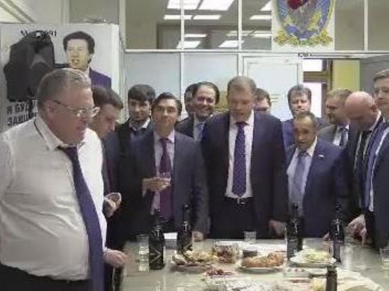 Վլադիմիր Ժիրինովսկին Թրամփի հաղթանակը նշել է 132 շիշ շամպայնով