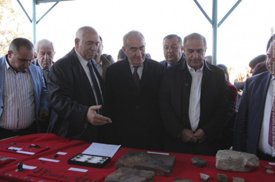 Գալուստ Սահակյանն այցելել է Աղձքի հնավայր